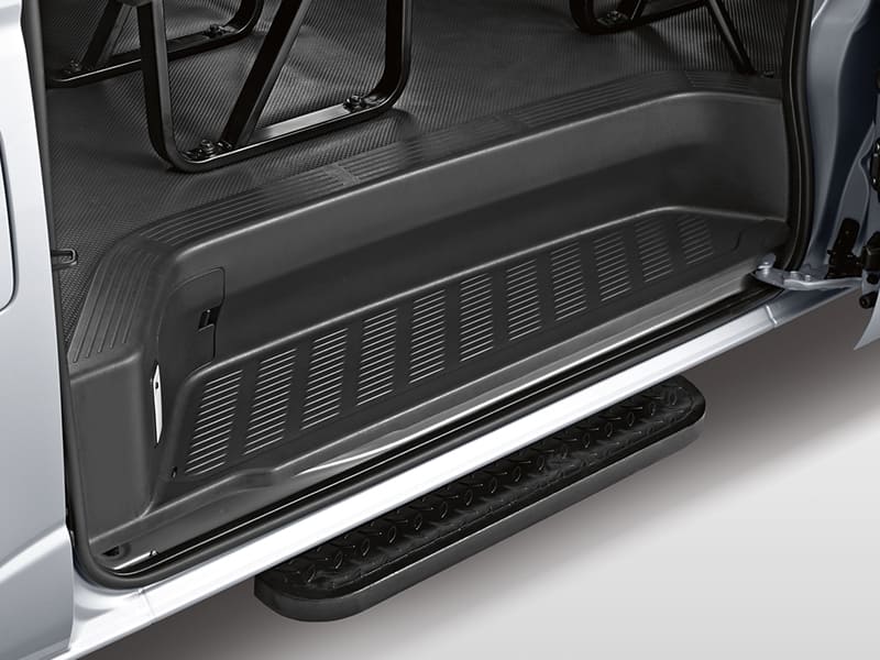 Hiace Commuter -Easy Walkout Door (Hiace Premio _ Commuter)_0