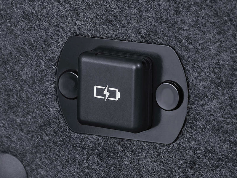 Hiace Commuter - New USB Port (Premio _ Commuter)_0