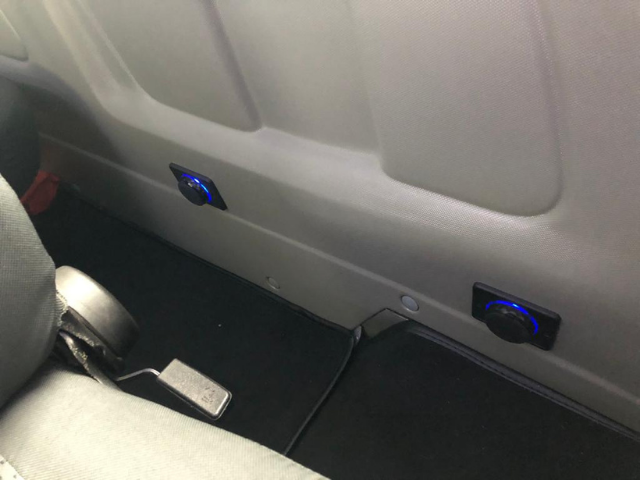 executive elf 61d81925f51f9b37e1e99f09_charging-dock-nlr